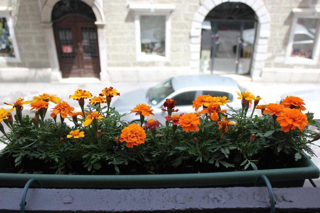B&B Empire 1970 Trieste Luaran gambar